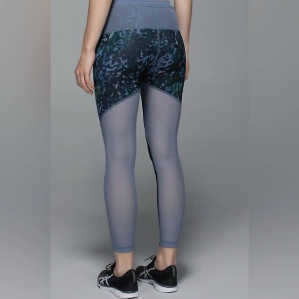 Lululemon Running In The City Tight 7/8 Blue Floral Mesh Reflective Leggings 4 S